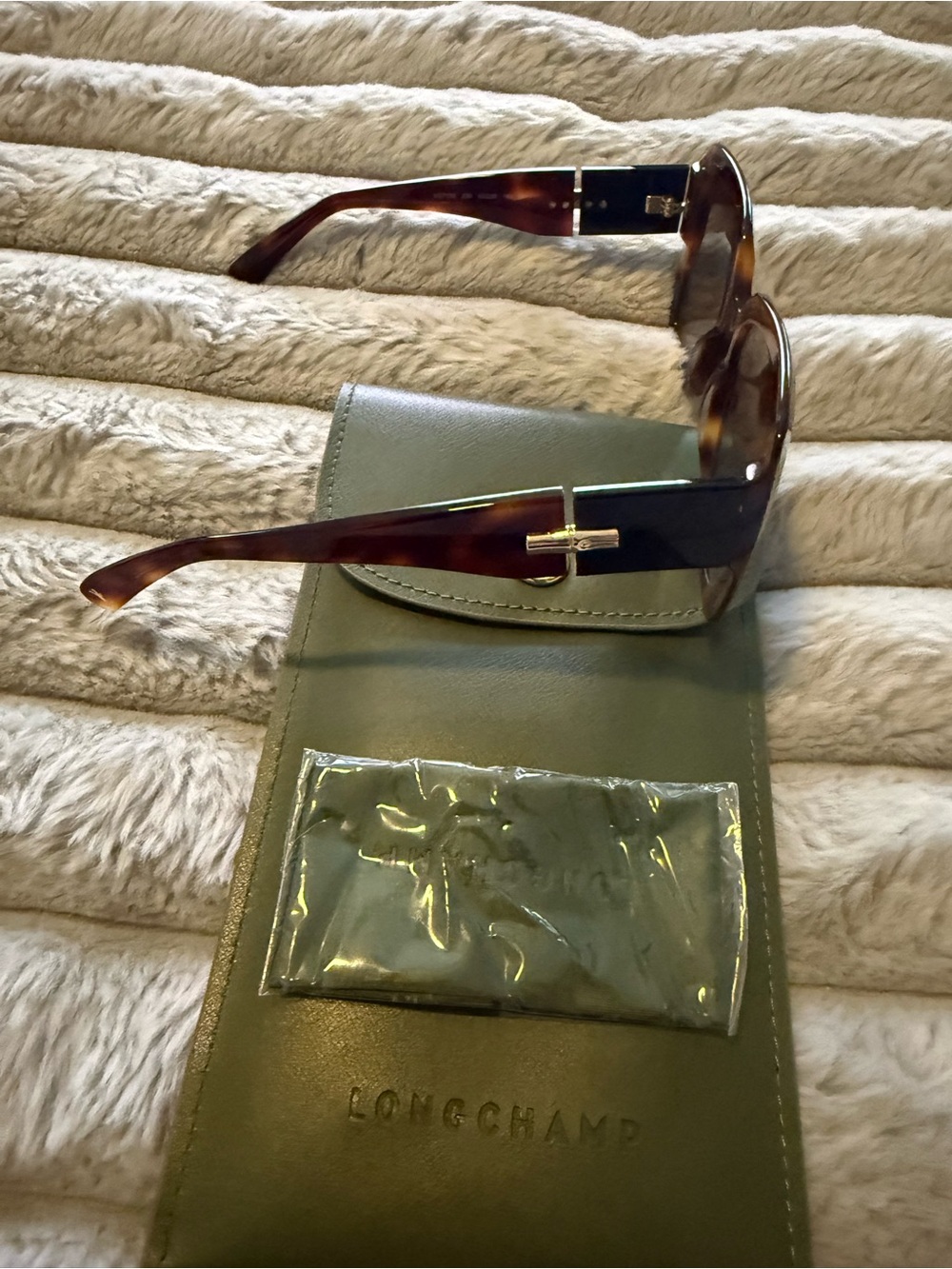 Longchamp Tortoiseshell Oversized Square Sunglasses - Brown Gradient - Picture 2 of 4